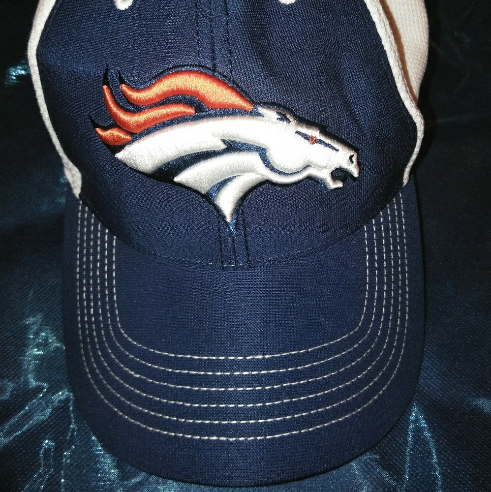 🐎 Denver Broncos NWOT Hat
